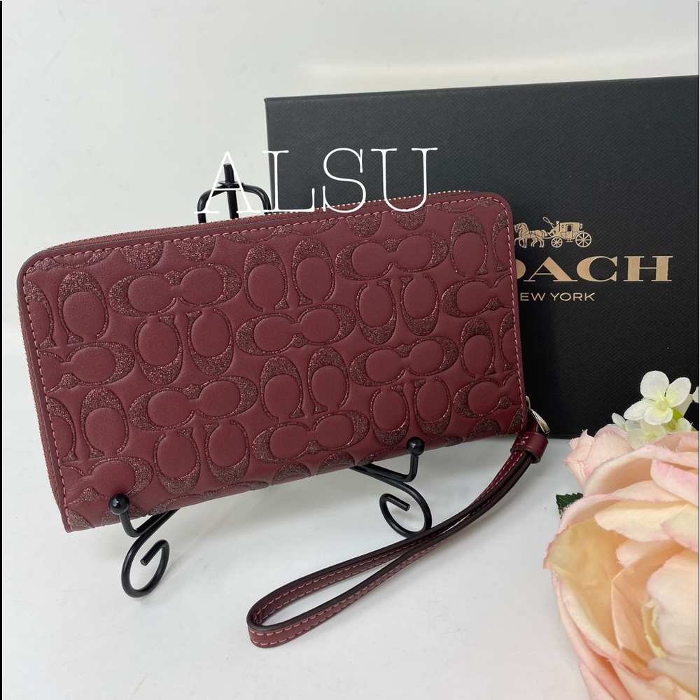 Coach Large Phone Wallet Leathe Glitter Wine Boxed - Picture 2 of 7